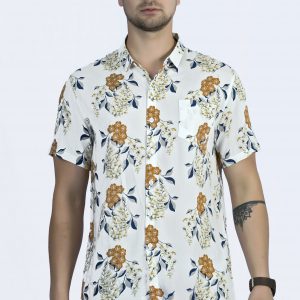 Camisa manga corta flores fondo blanco