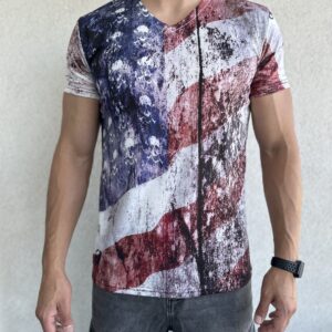 Polera slim fit estampada calaveras USA