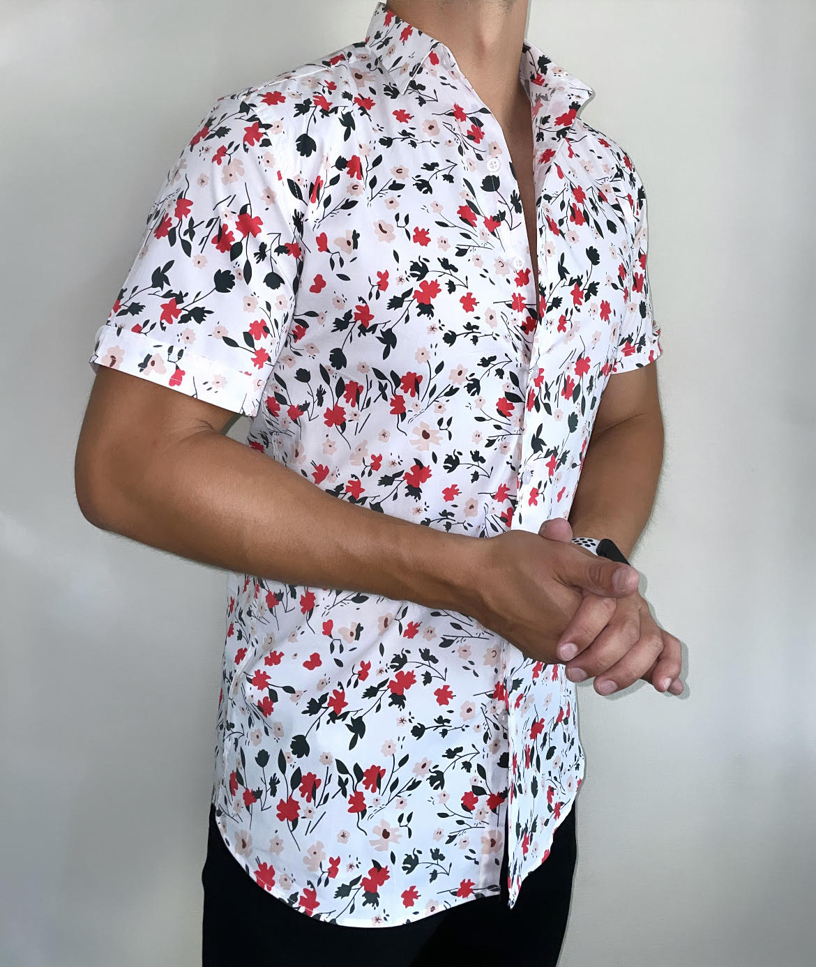 Camisa slimfit corta blanca flores rojas – Boa Facha