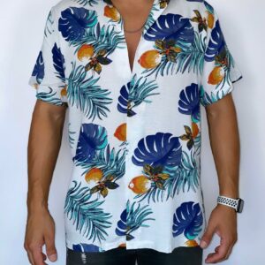 Guayabera blanca hojas