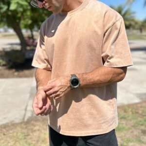 Polera oversize desgastada color arena